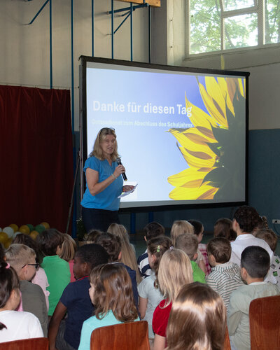  Danke für dieses Schuljahr!

Mit den Zeugnisausgaben, Schulgottesdiensten und Abschlussfeiern ist an unseren...
